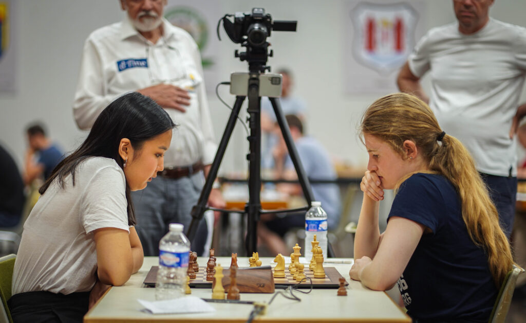 Deutsche Frauenblitzeinzelmeisterschaft, 2023, Fiona Sieber mit Weiß gegen die spätere Turniersiegerin Dinara Wagner