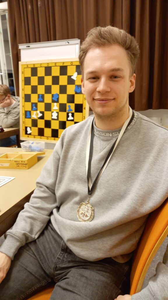 Medallien - Ehrung für 100. ESV - Schach Mitglied 2