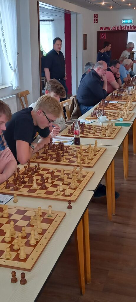 Simultan gegen GM Niclas Huschenbeth in Gronau (Jubiläum Bezirk 3 "Südniedersachsen") 2