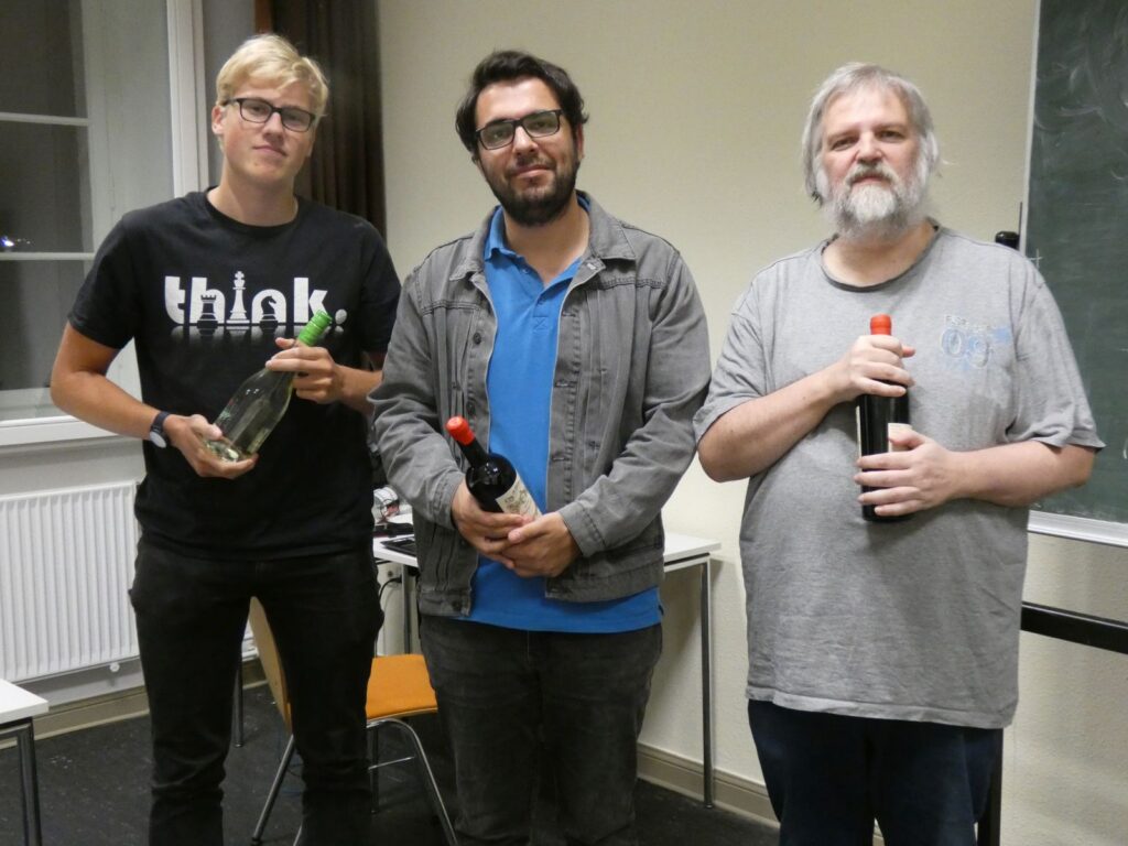 Herbst-Grand-Prix 2024 4: Siegerfoto mit Adrian Hoke, Eray Adigüzel und Ingram Braun (v. l.)