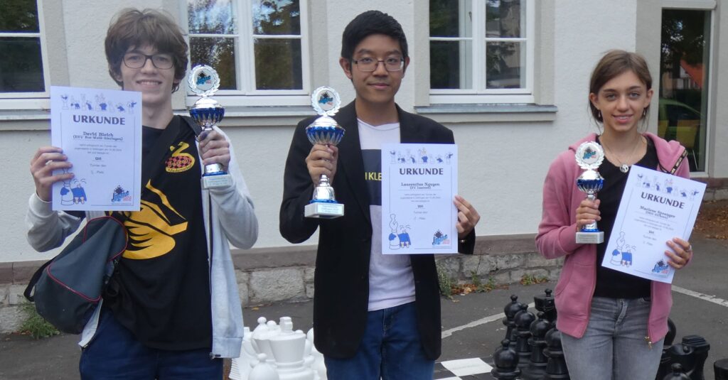 Jugendserie Göttingen 2024, Sieger U16 v. l.: David Bleich, Laurentius Nguyen, Marlene Sprenger