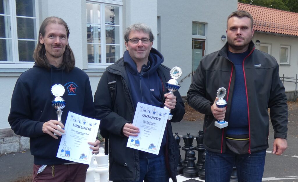 Jugendserie Göttingen 2024, Sieger Veteranen v. l.: Nico Sebastian Cohrs, Vitaliy Sviridov, Oleksyi Larin