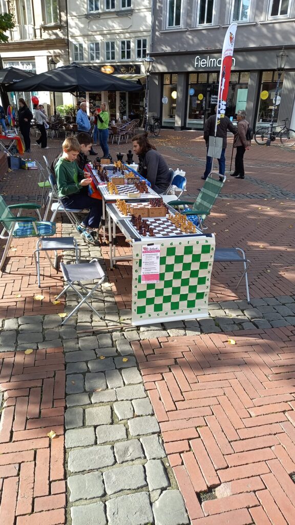 Eine Tradition: der ESV Göttingen bringt Schach erneut auf´s 28. Gänsellieselfest 1