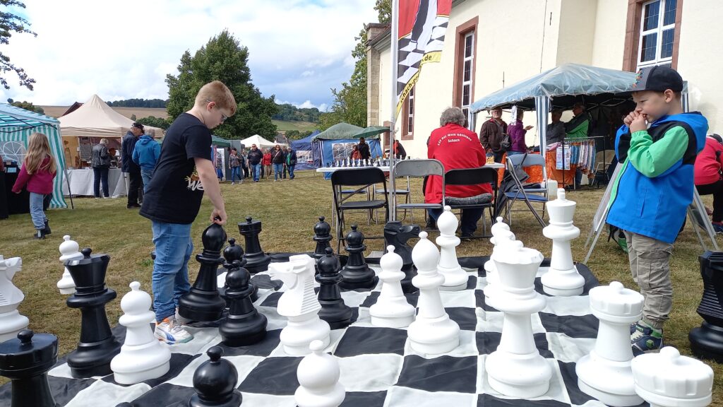 Schach auf dem Bauernmarkt in Ahlshausen und beim Tag des Denkmals 3